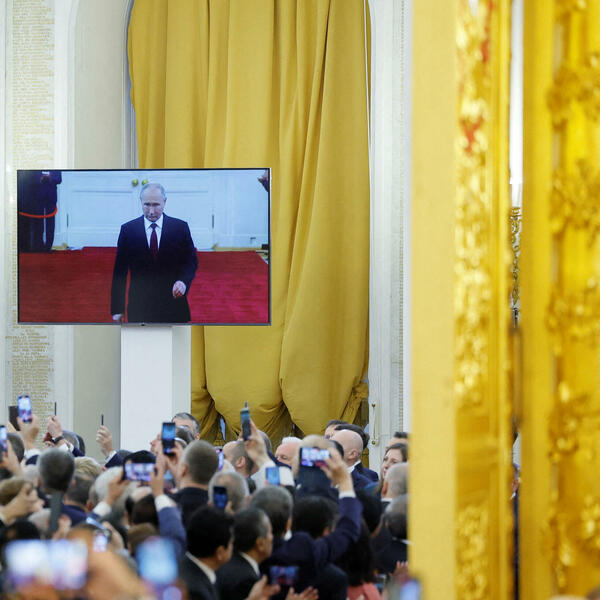 “Car” Putin spreman da razgovara, ali bez arogancije zapada