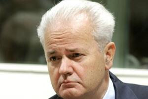 Plavšić: Milošević šutirao Sveto pismo koje mu je Amfilohije donio