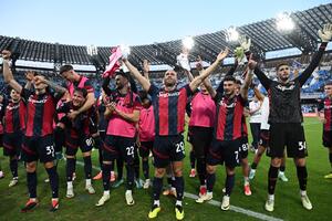 Bolonjin veliki korak ka Ligi šampiona, Milan petardom osigurao...