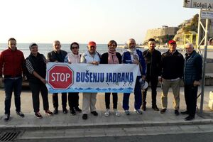 Marš protiv bušenja Jadrana zbog nafte krenuo iz Ulcinja