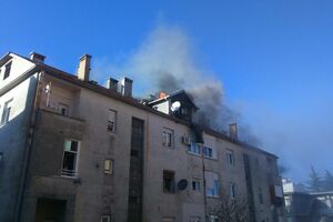 Ugašen požar u Nikšiću: Gorjela zgrada u Njegoševoj ulici