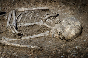 "Mašina za ubijanje": Nađen skelet ratnika sa oružjem umjesto ruke