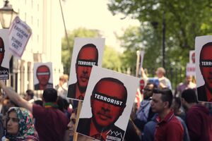 Protest u Londonu zbog dolaska Erdogana: "Terorista"
