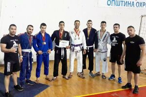 Deset medalja na "Ohrid openu"