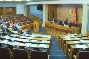 Produžen mandat Sudskom savjetu: Većina opozicije napustila salu...