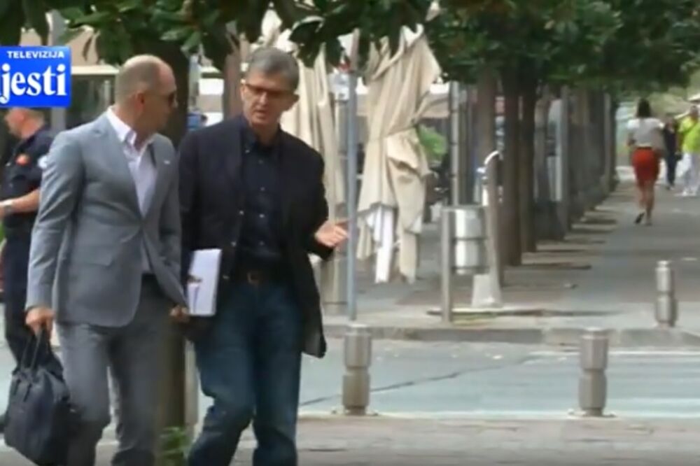 Marović (desno) sa advokatom, Foto: Screenshot/TV Vijesti