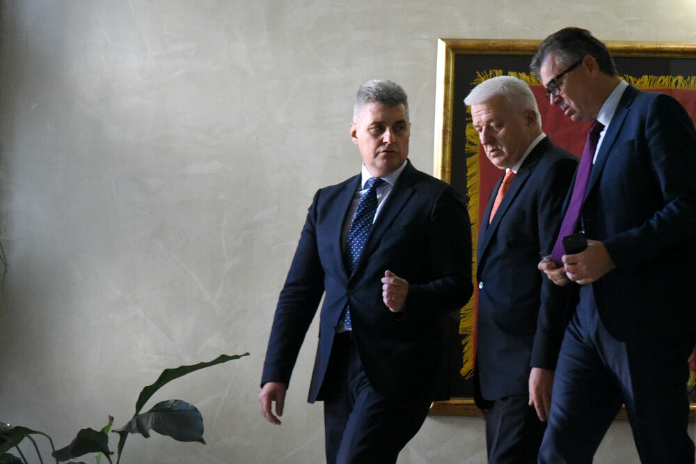 Šefovi Skupštine sa premijerom, Foto: Boris Pejović