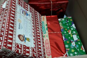 Tivat: Rotarijanci obezbjedili poklone za djecu iz socijalno...