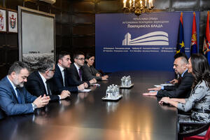 Delagacija Vlade u Novom Sadu: CG pozdravlja istorijske događaje...
