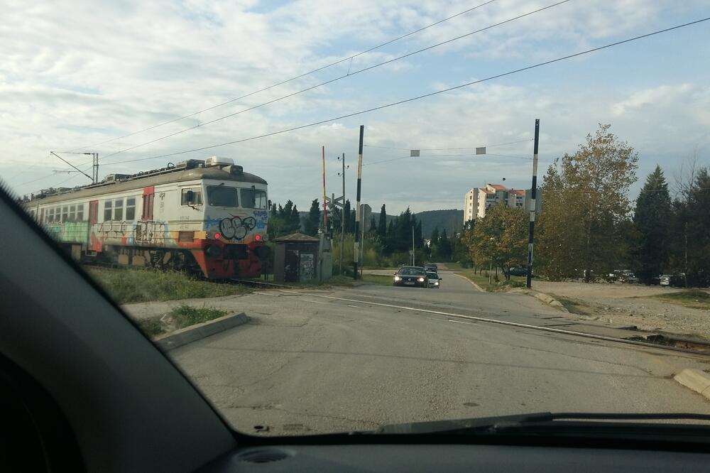 pružni prelaz, Bjeliši, Foto: Čitalac "Vijesti"