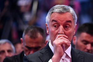 Reforme ugrožene dok Đukanović ne ode u penziju