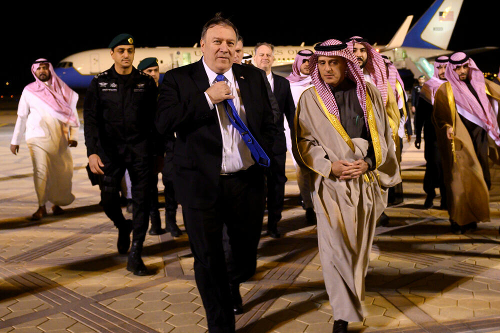 Pompeo na aerodromu u Rijadu, Foto: Reuters