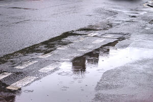 AMSCG: Oprezno zbog mokrih i klizavih puteva