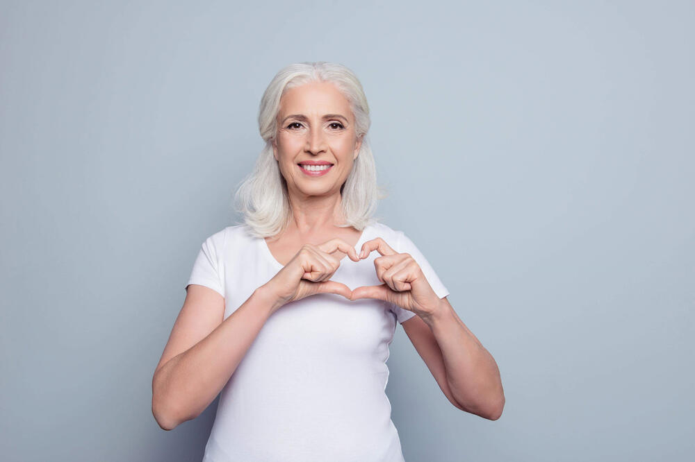 stara žena, srce, Foto: Shutterstock