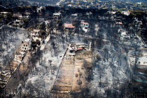 Pogledajte kako iz vazduha izgleda Grčka nakon požara