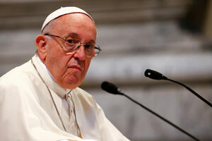Papa Franjo: Globalno zagadjenje može pretvoriti Zemlju u gomilu...