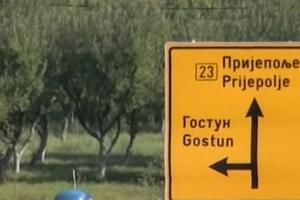 Na graničnom prelazu Gostun prema Crnoj Gori čeka se duže od dva...