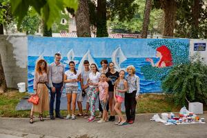 Tivat: Kreativni učenici oslikali zid Arsenalovog stadiona