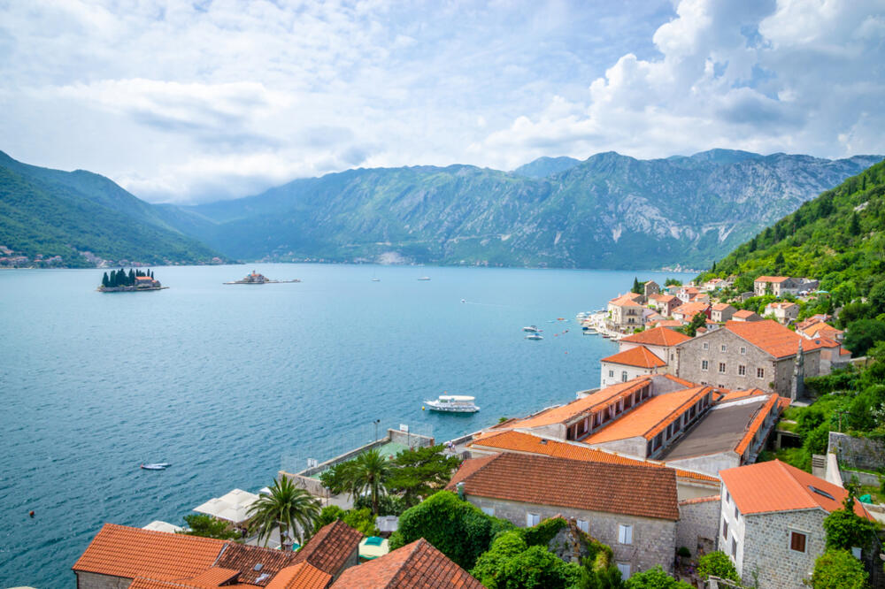 Boka Kotorska, sunčano vrijeme, Foto: Shutterstock