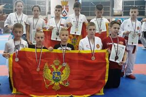Crnogorskim karatistima 11 medalja drugog dana