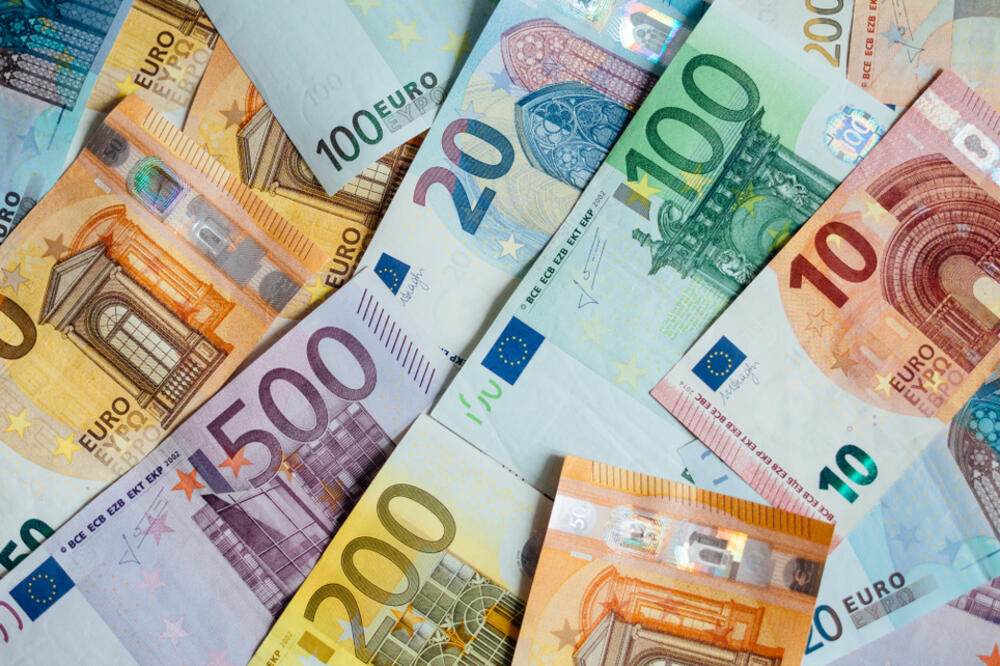 Novac, pare, euro, Foto: Shutterstock