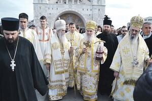 Predlog novog ustava Srpske pravoslavne crkve: Novi naziv,...