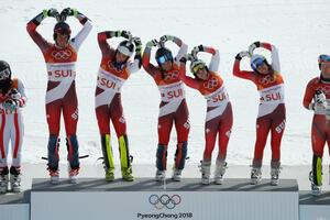Švajcarskoj istorijsko ekipno zlato u alpskom skijanju