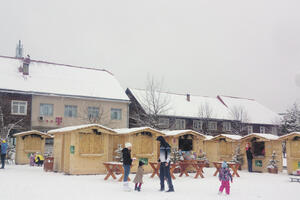 Kolašin: Drvene kućice na trgu ostaju do kraja sezone