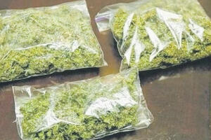 Policija našla marihuanu, drobilicu, rizle: Tužilac kaže da...