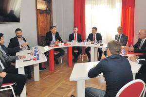Lideri opozicionih partija neće na konsultacije kod Brajovića