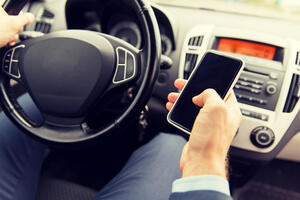 Za tri mjeseca kažnjeno skoro 1.000 vozača zbog telefona tokom...