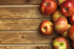 Znate li kako očistiti jabuke od pesticida?