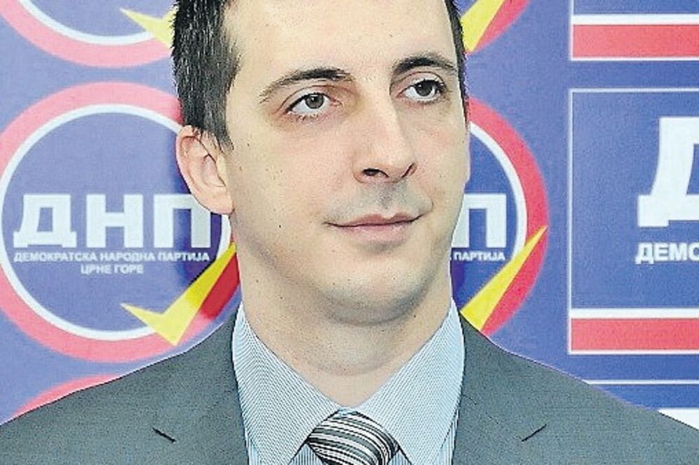 Aleksandar Sekulić (Novine)