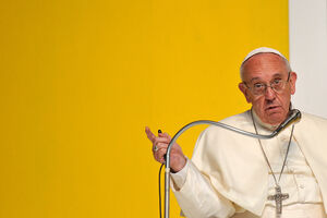 Papa oštro kritikovao sve koji sumnjaju u klimatske promjene