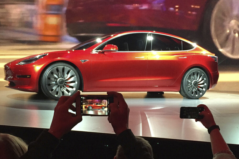 Tesla, Foto: Beta-AP