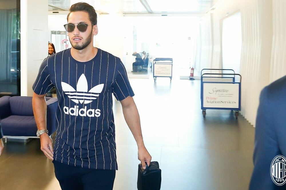 Hakan Džalhanoglu, Foto: Twitter.com/acmilan