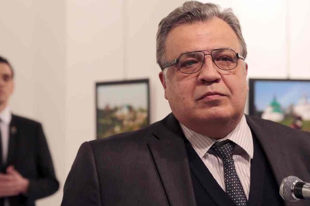 Atentat Andrej Karlov, Foto: Twitter