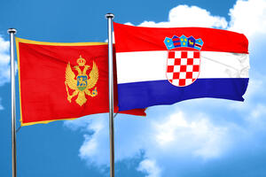 Koja će zastava na vrijedan jedrenjak, crnogorska ili hrvatska?