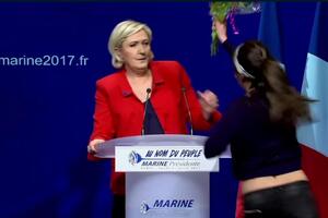 Buketom cvijeća i golim grudima na Marin Le Pen, pa je prebilo...