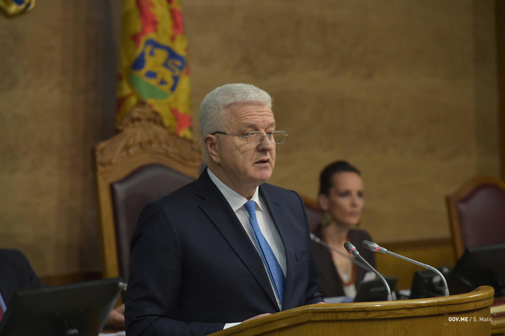 Duško Marković, premijerski sat, Foto: Vlada Crne Gore