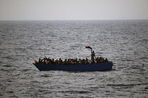 Spašeno više od 1.000 migranata u Mediteranu, jedna žena umrla