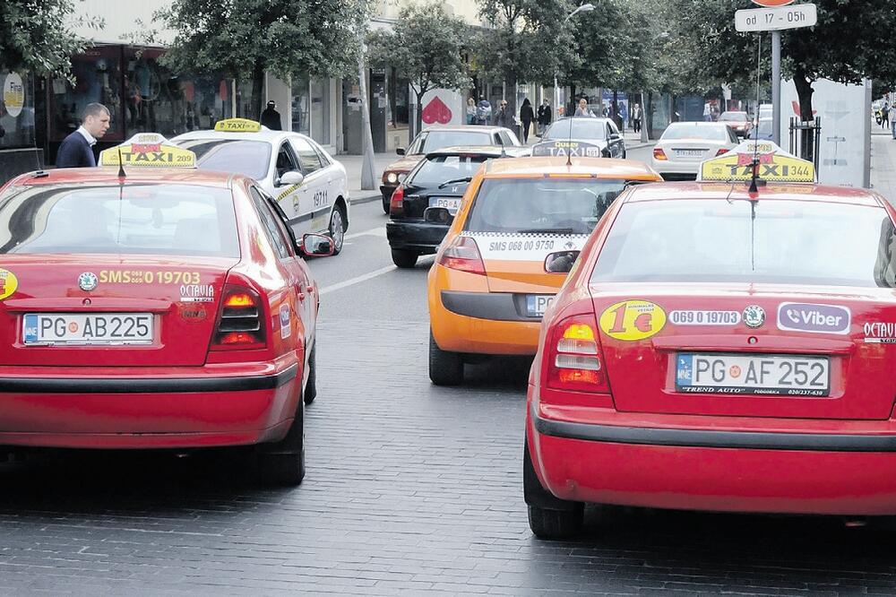 taksi, taksisti, Podgorica, Foto: Boris Pejović