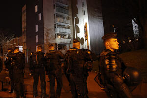 Pariz: Neredi u predgrađima zbog optužbi da je policajac silovao...