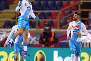Bruka Bolonje: Čak sedam golova Napolija na "Dal'Ari"
