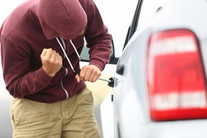 Kotor: Uhvaćen dok je pokušavao da ukrade vozila?