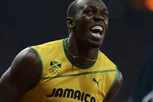 Pogledajte kako Bolt igra fudbal - bolje da ne mijenja sport