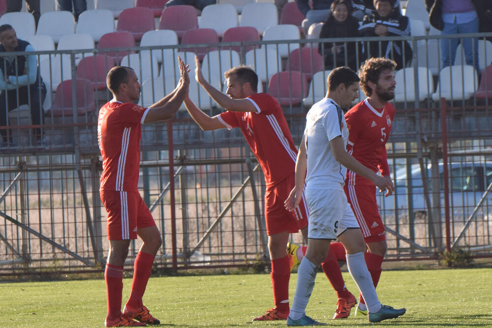 Mladost, Foto: Boris Pejović