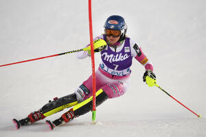 Šifrin nastavila dominaciju u slalomu