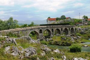 Crvena stijena i most na Moštanici, dva bisera, nedovoljno znana
