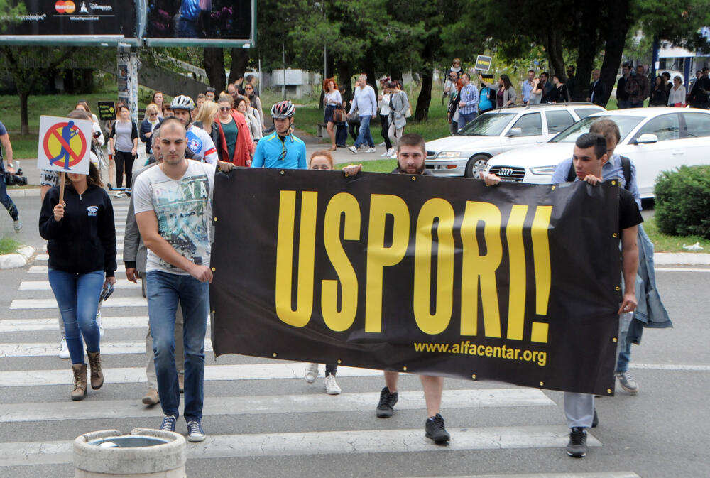 uspori, protestna šetnja